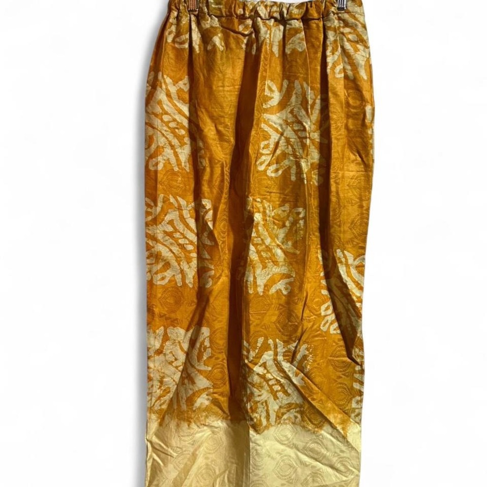 Vibrant orange and white maxi skirt with a flowy,‎ boho vibe MEDIUM
